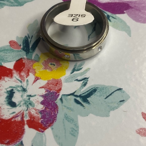 Fidget ring women’s size 9 fidget ring NWT 3 for $15 - Picture 2 of 4